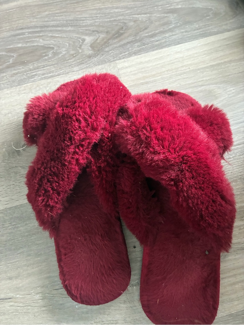 Plush Crisscross Slide Slippers - Wine Red